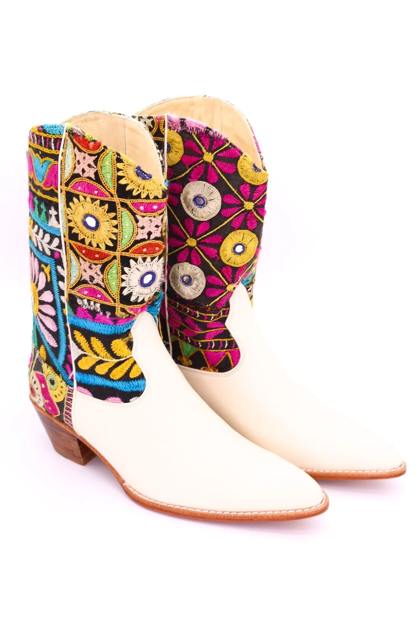 EMBROIDERED PATCHWORK WESTERN BOOTS ANDROMEDA