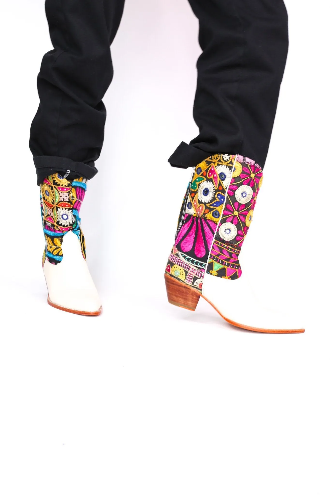 EMBROIDERED PATCHWORK WESTERN BOOTS ANDROMEDA