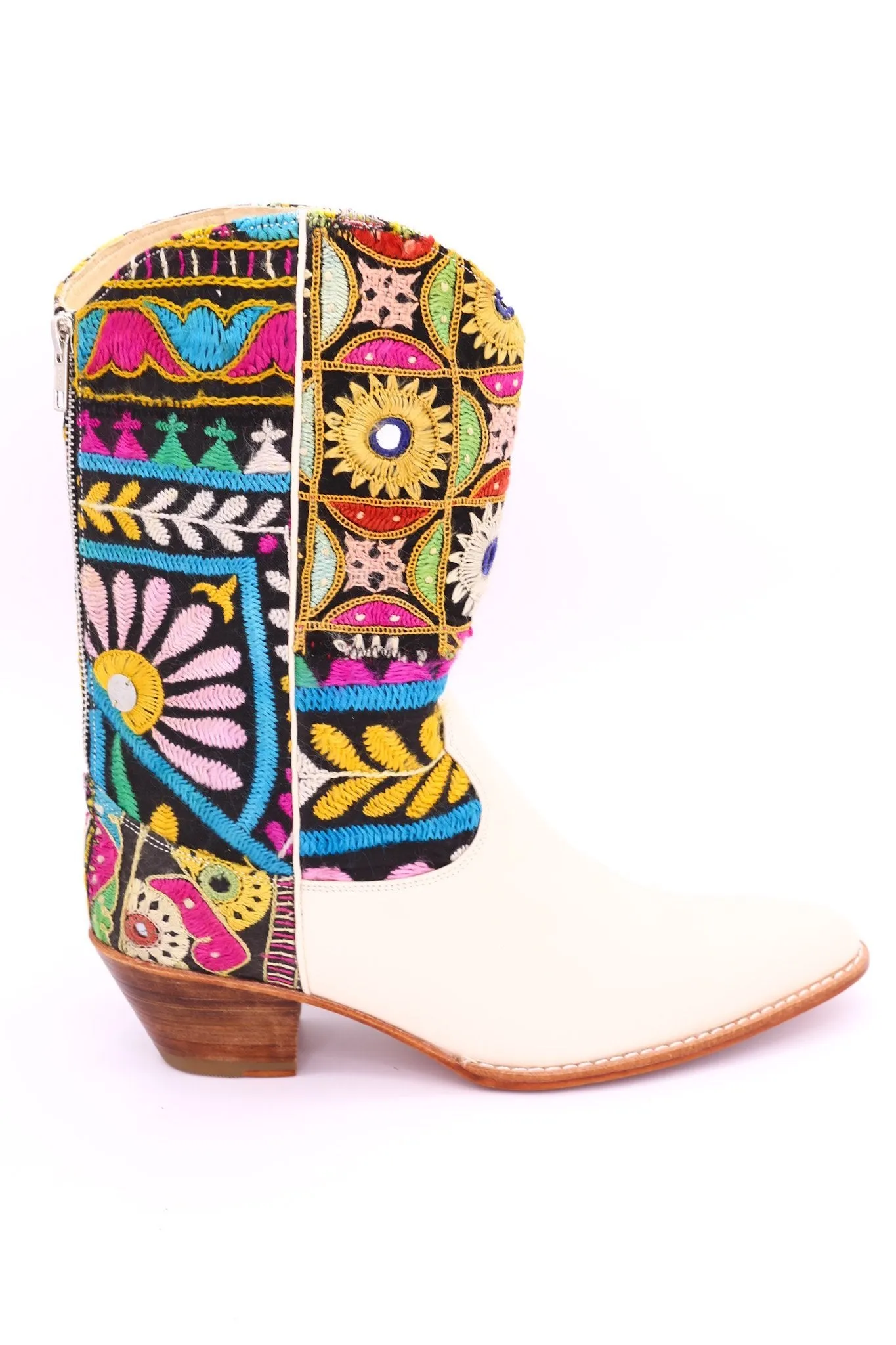 EMBROIDERED PATCHWORK WESTERN BOOTS ANDROMEDA